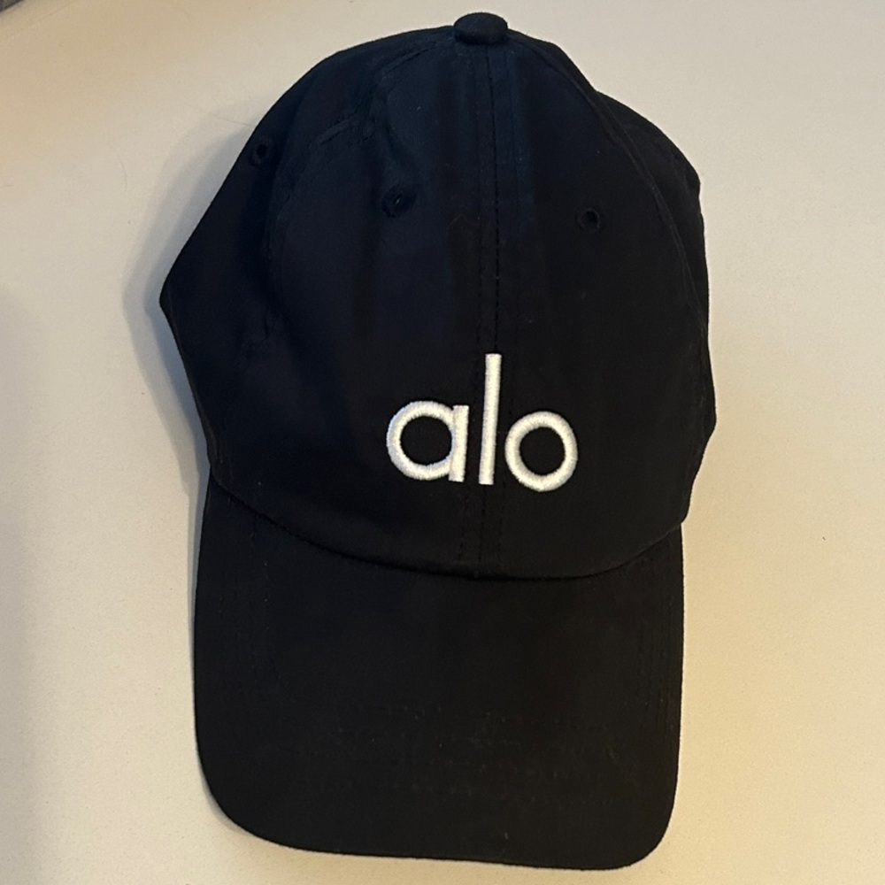 ALO Yoga Performance Cap